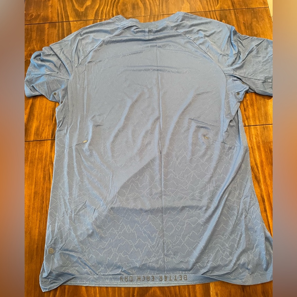 Lululemon Men’s License to Train Shirt